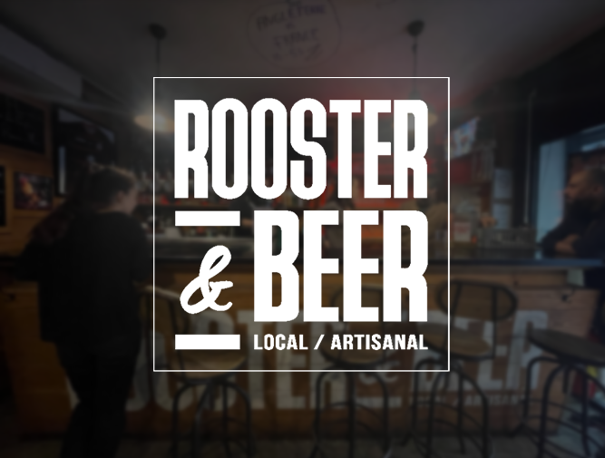 logo rooster and beer sur un fond flouter